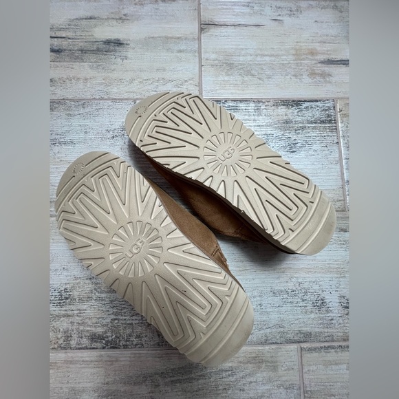 Men’s Classic Ugg Slip On - Picture 7 of 7